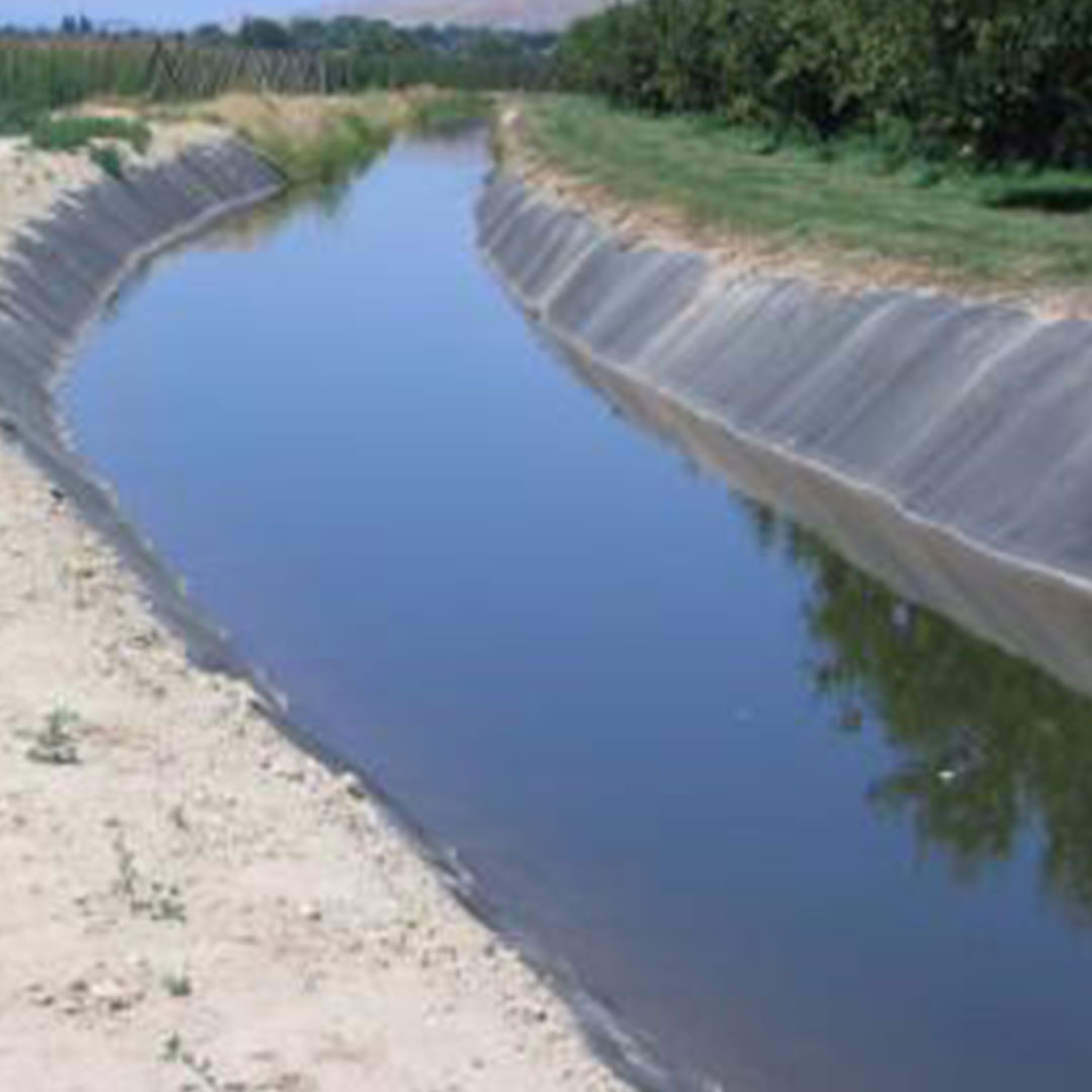 aplikasi geomembrane untuk sungai iragasi kanal saluran - cv mutu utama geoteknik